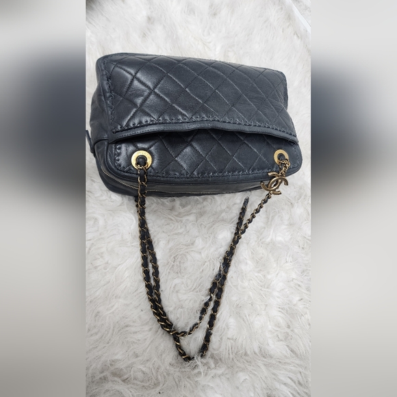 Rare Vintage Chanel Quilted Blue-Grey Lambskin Shoulder Bag with Gold CC Charm - Picture 9 of 16